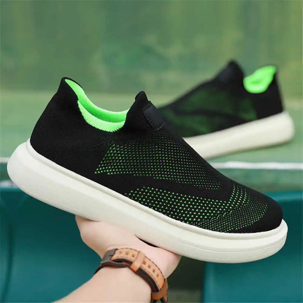 Calze con plateau scarpe marro - Classic Tech Office Number recensione e prezzo